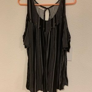 Cold shoulder short sleeve top